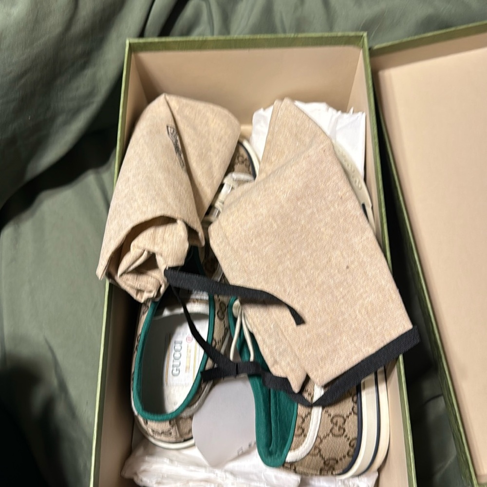 Pair of gently used Gucci Mens sneakers